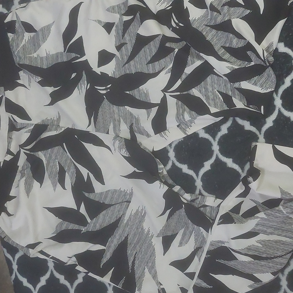 EUC Worthington Wide leg Tropical‎ print (black, off white) pants 2x